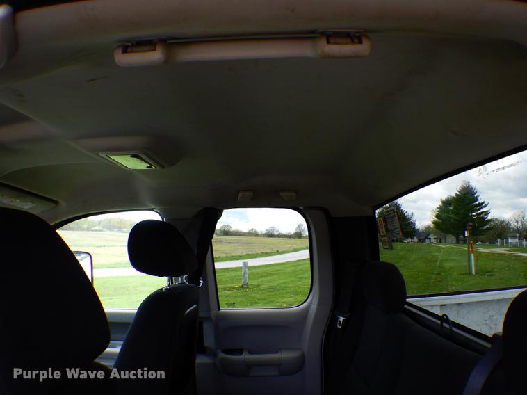 image for item DE8330 2010 Chevrolet Silverado 2500HD Ext. Cab pickup truck