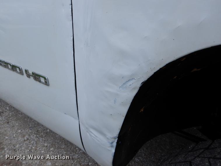 image for item DE8330 2010 Chevrolet Silverado 2500HD Ext. Cab pickup truck