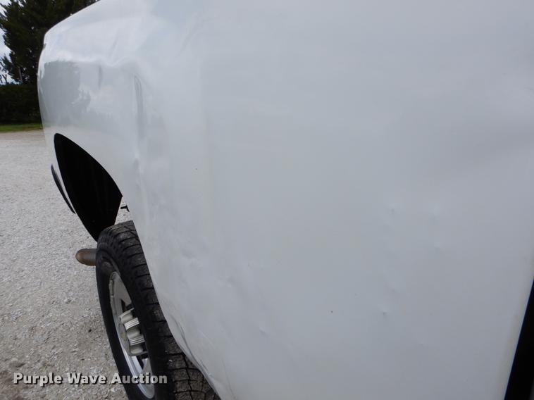 image for item DE8330 2010 Chevrolet Silverado 2500HD Ext. Cab pickup truck