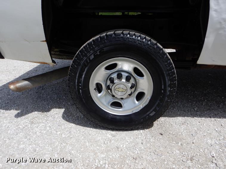 image for item DE8330 2010 Chevrolet Silverado 2500HD Ext. Cab pickup truck