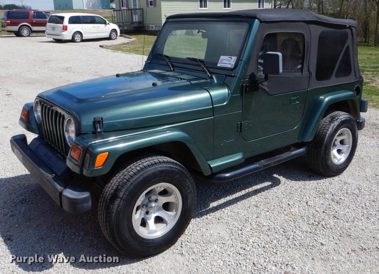 image for item DE8332 1997 Jeep Wrangler SUV