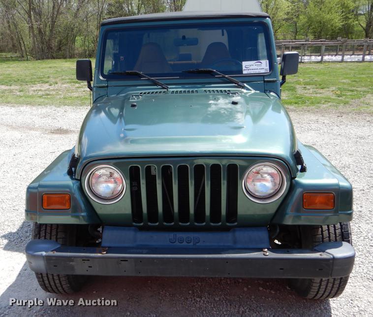 image for item DE8332 1997 Jeep Wrangler SUV