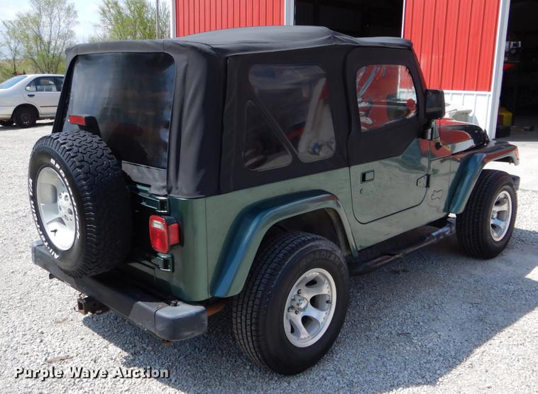 image for item DE8332 1997 Jeep Wrangler SUV