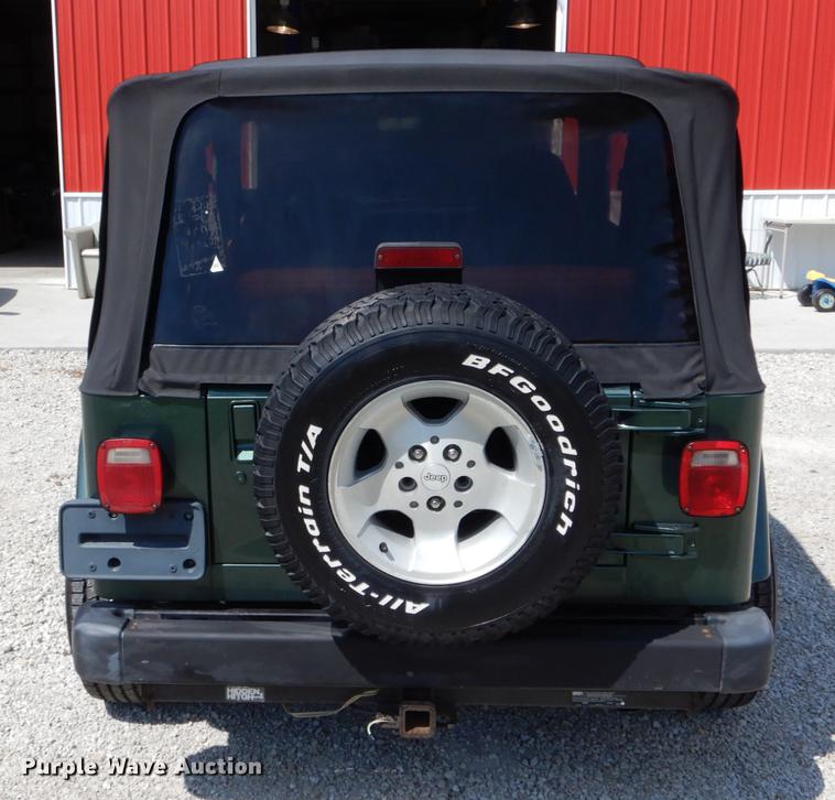 image for item DE8332 1997 Jeep Wrangler SUV