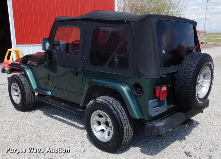 image for item DE8332 1997 Jeep Wrangler SUV