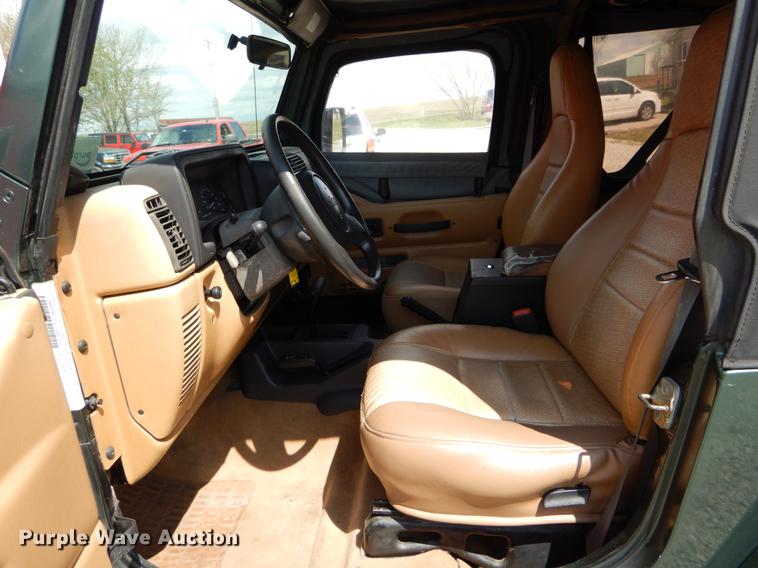 image for item DE8332 1997 Jeep Wrangler SUV