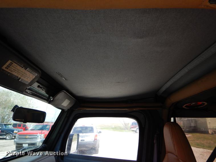 image for item DE8332 1997 Jeep Wrangler SUV