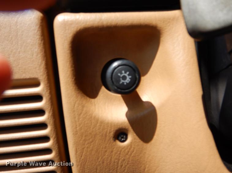 image for item DE8332 1997 Jeep Wrangler SUV