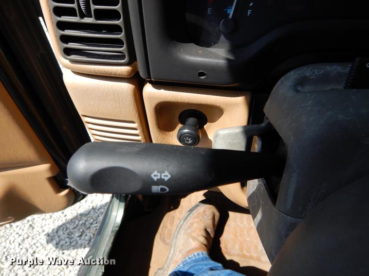 image for item DE8332 1997 Jeep Wrangler SUV
