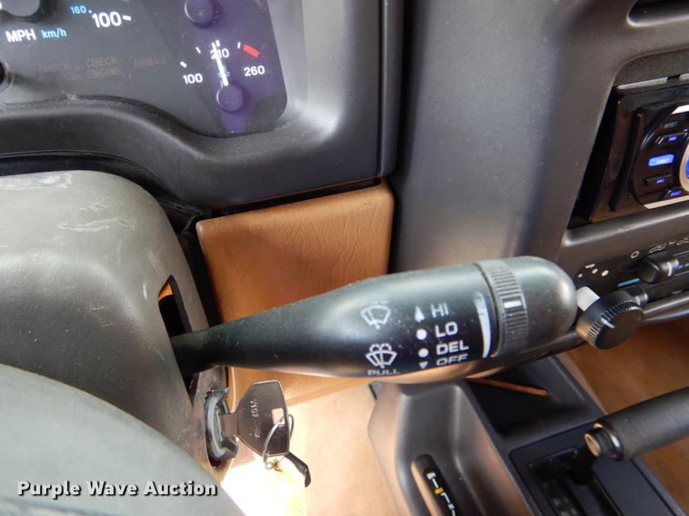 image for item DE8332 1997 Jeep Wrangler SUV