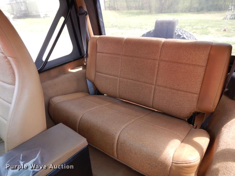 image for item DE8332 1997 Jeep Wrangler SUV