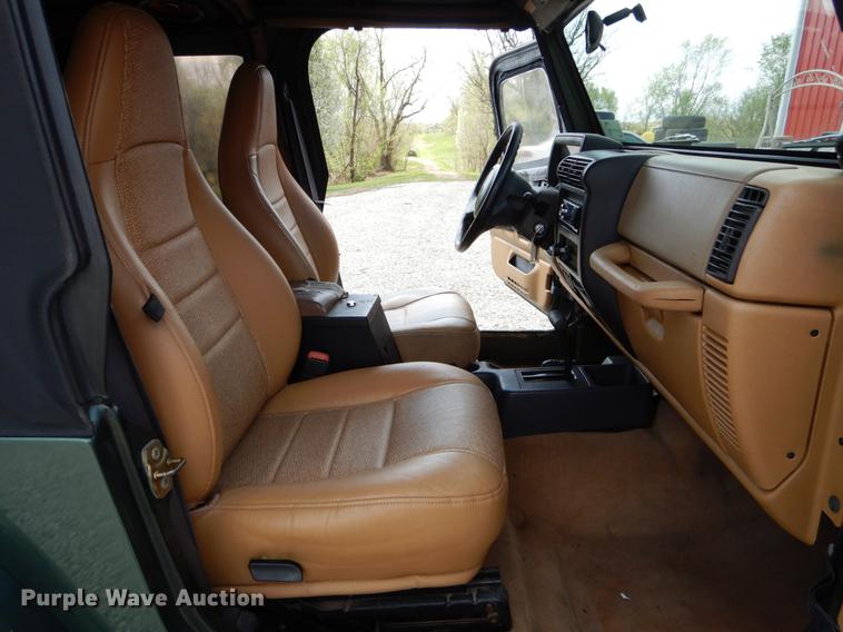 image for item DE8332 1997 Jeep Wrangler SUV