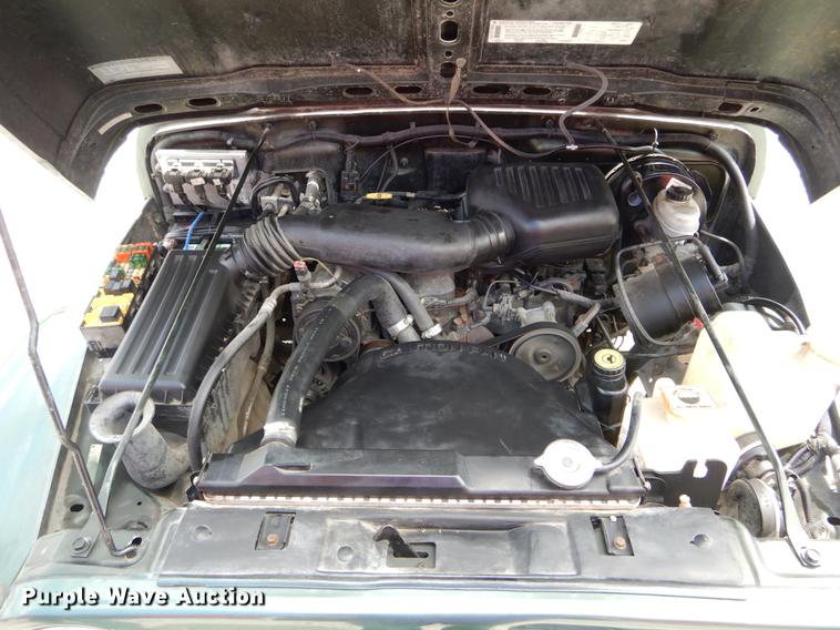 image for item DE8332 1997 Jeep Wrangler SUV