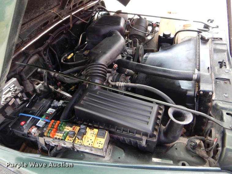 image for item DE8332 1997 Jeep Wrangler SUV