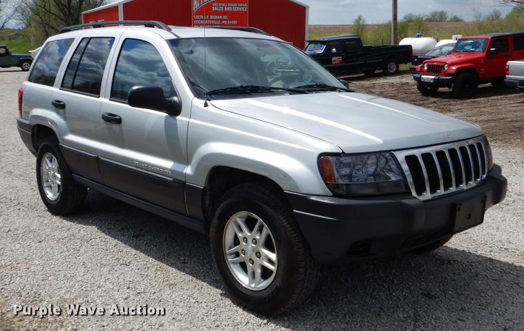 image for item DE8333 2003 Jeep Grand Cherokee Laredo SUV