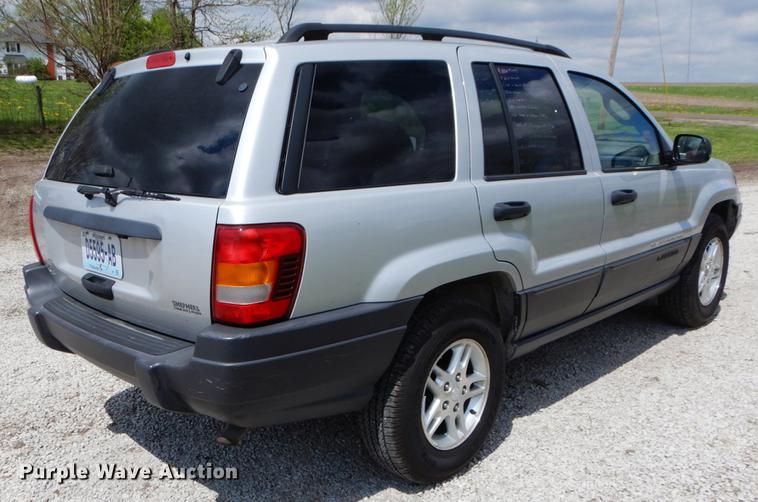 image for item DE8333 2003 Jeep Grand Cherokee Laredo SUV