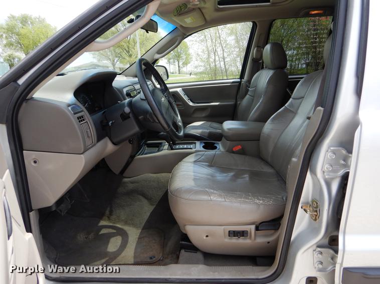 image for item DE8333 2003 Jeep Grand Cherokee Laredo SUV
