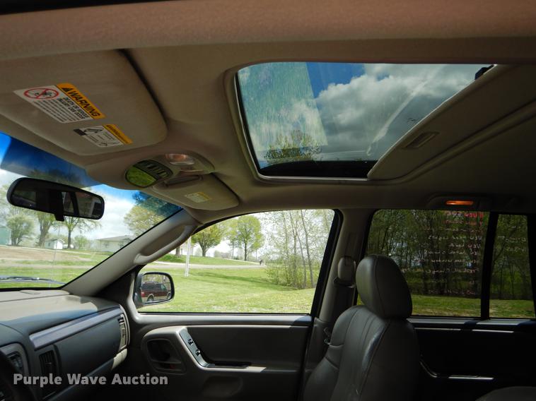 image for item DE8333 2003 Jeep Grand Cherokee Laredo SUV