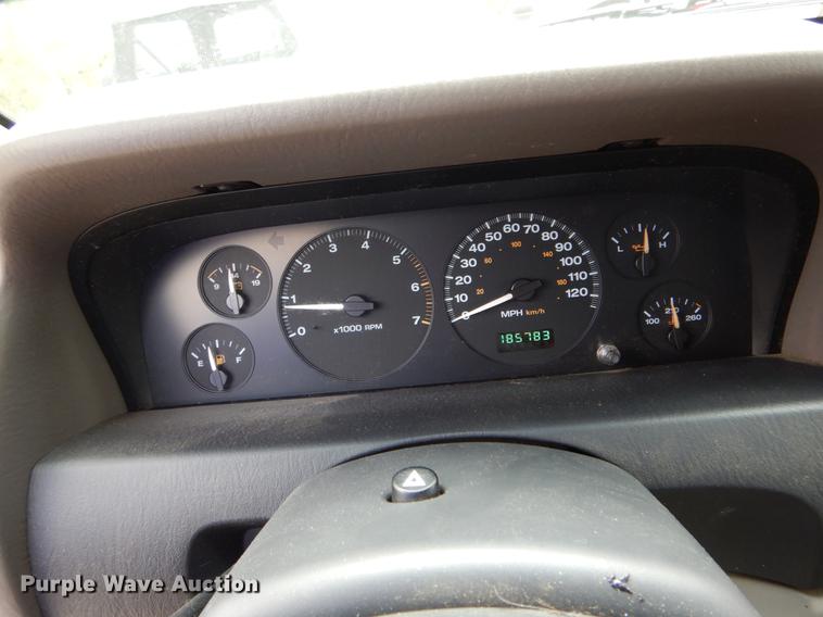 image for item DE8333 2003 Jeep Grand Cherokee Laredo SUV