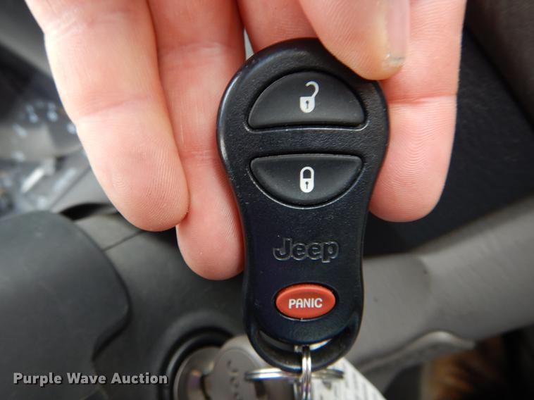 image for item DE8333 2003 Jeep Grand Cherokee Laredo SUV