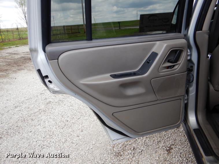 image for item DE8333 2003 Jeep Grand Cherokee Laredo SUV