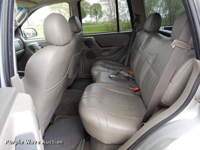 image for item DE8333 2003 Jeep Grand Cherokee Laredo SUV