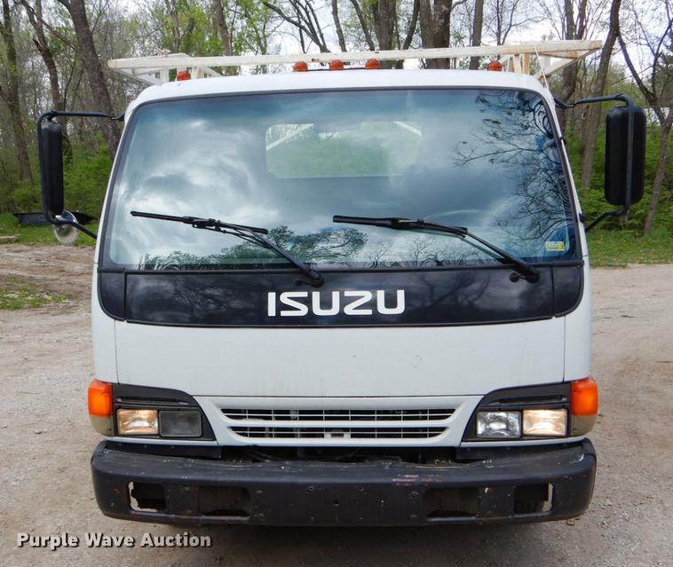 image for item DE8335 2000 Isuzu NPR utility truck