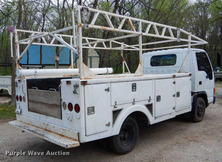 image for item DE8335 2000 Isuzu NPR utility truck