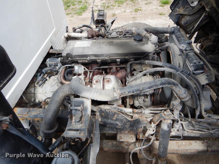 image for item DE8335 2000 Isuzu NPR utility truck