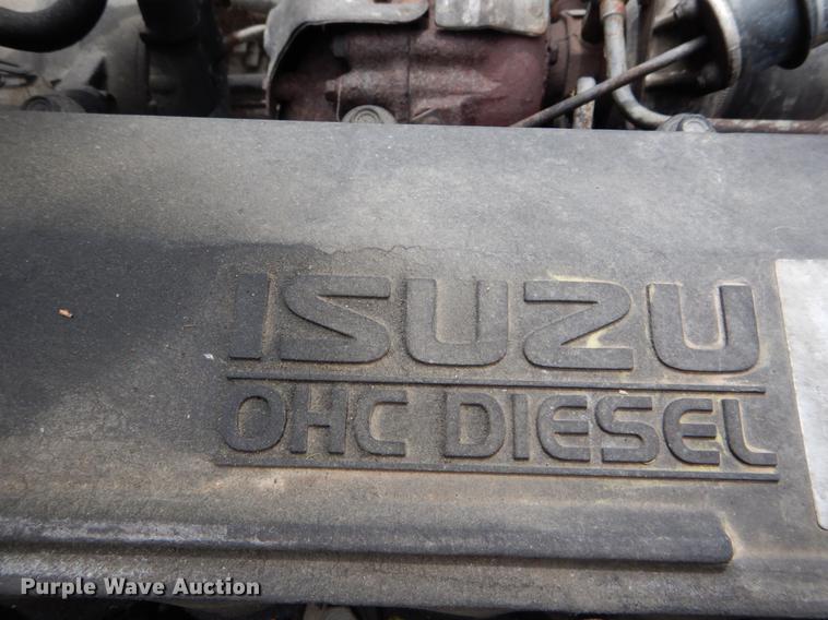 image for item DE8335 2000 Isuzu NPR utility truck
