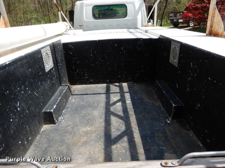 image for item DE8335 2000 Isuzu NPR utility truck