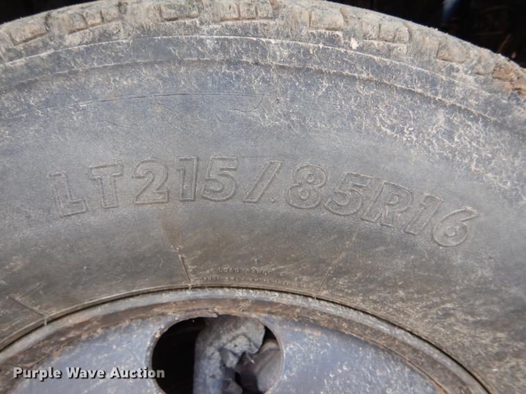 image for item DE8335 2000 Isuzu NPR utility truck