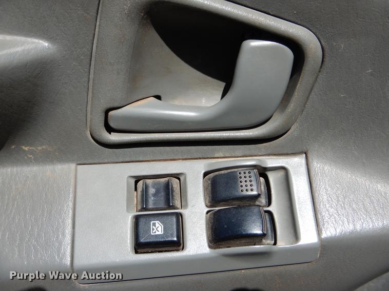 image for item DE8352 2004 Mitsubishi Fuso FG dump flatbed truck