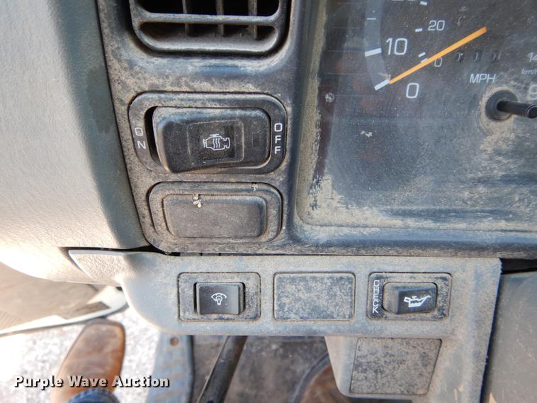 image for item DE8352 2004 Mitsubishi Fuso FG dump flatbed truck