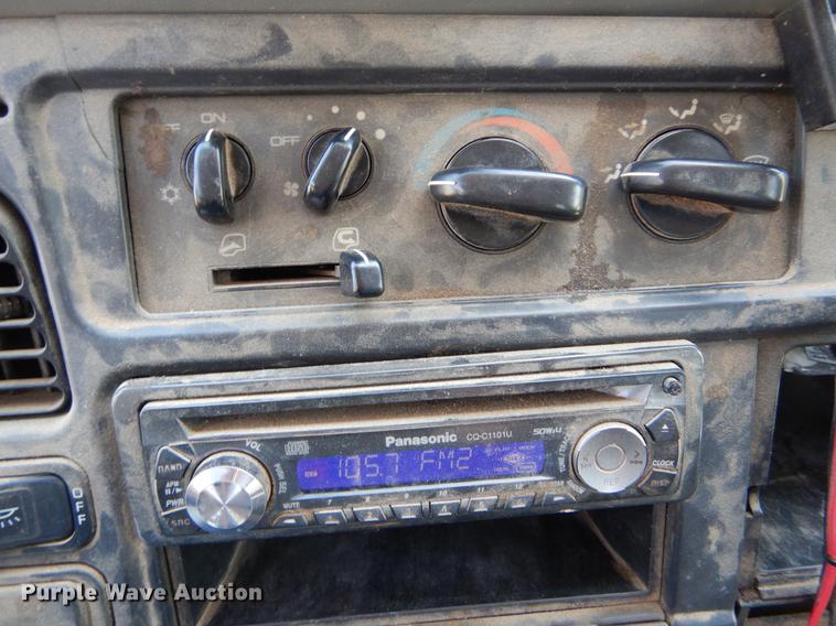 image for item DE8352 2004 Mitsubishi Fuso FG dump flatbed truck