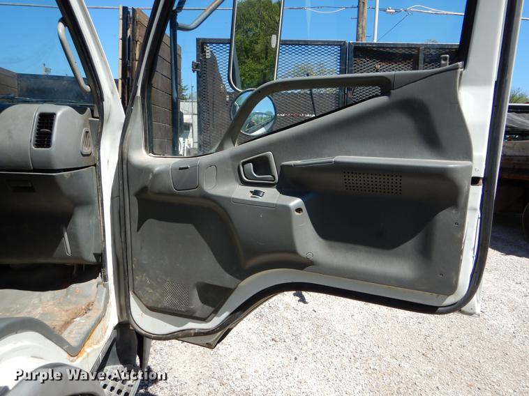 image for item DE8352 2004 Mitsubishi Fuso FG dump flatbed truck