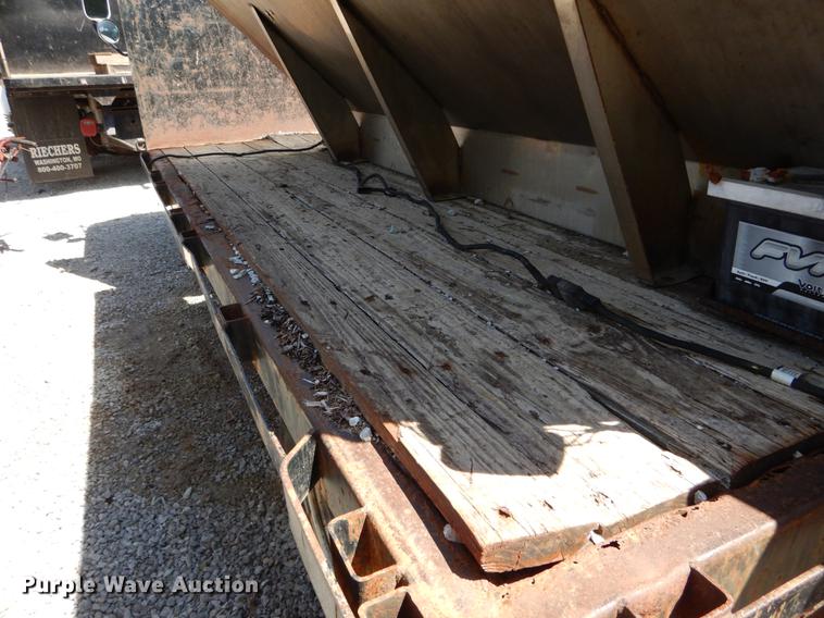 image for item DE8352 2004 Mitsubishi Fuso FG dump flatbed truck