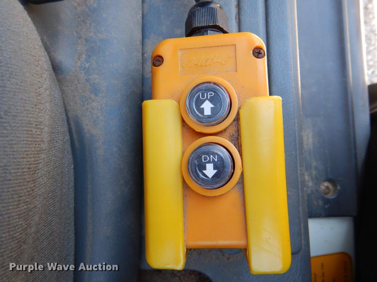 image for item DE8352 2004 Mitsubishi Fuso FG dump flatbed truck