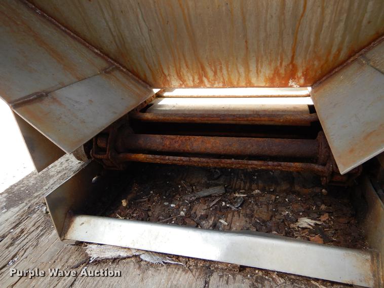 image for item DE8352 2004 Mitsubishi Fuso FG dump flatbed truck