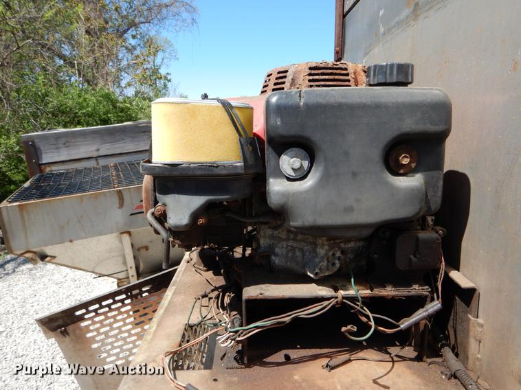 image for item DE8352 2004 Mitsubishi Fuso FG dump flatbed truck