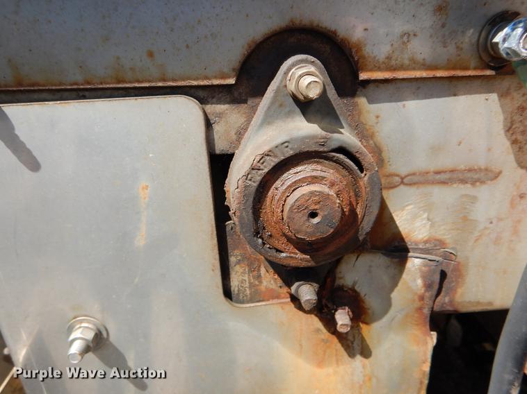 image for item DE8352 2004 Mitsubishi Fuso FG dump flatbed truck