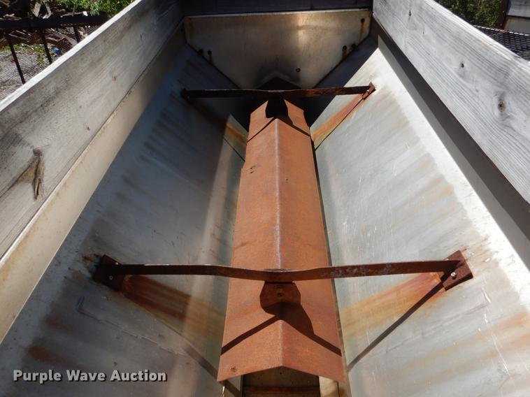 image for item DE8352 2004 Mitsubishi Fuso FG dump flatbed truck