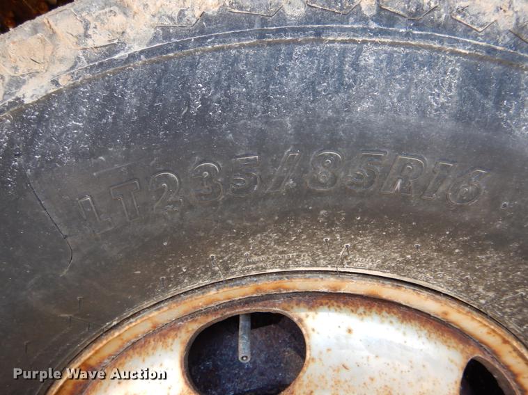 image for item DE8352 2004 Mitsubishi Fuso FG dump flatbed truck