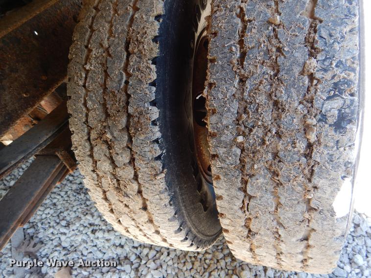 image for item DE8352 2004 Mitsubishi Fuso FG dump flatbed truck