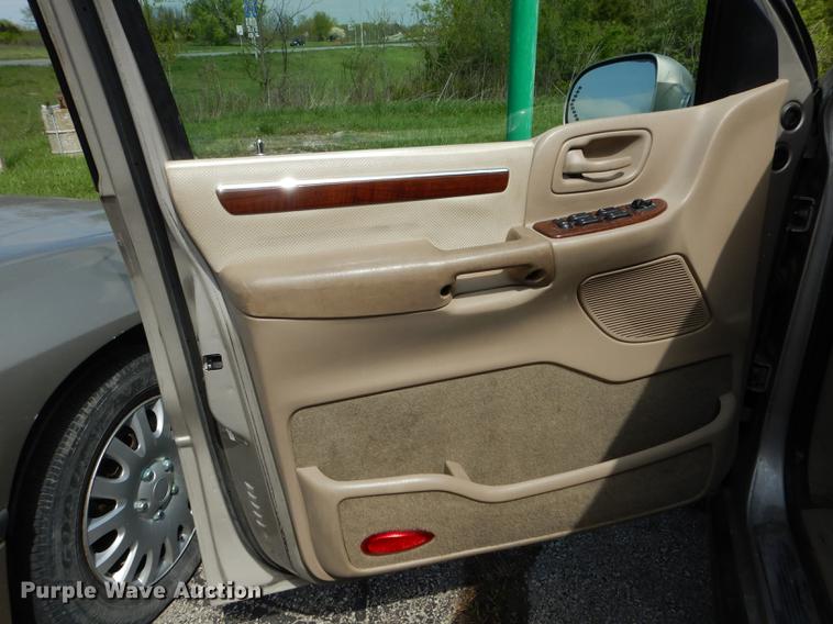 image for item DE8360 2001 Ford Windstar Limited van