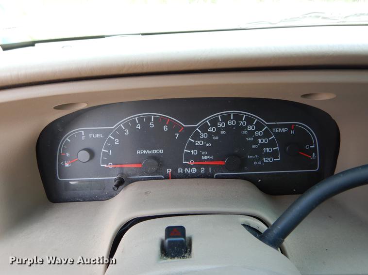 image for item DE8360 2001 Ford Windstar Limited van