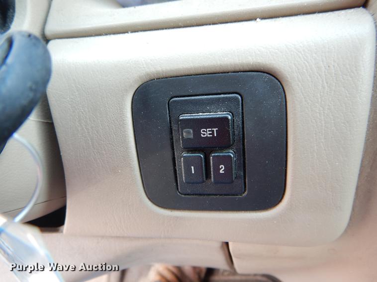 image for item DE8360 2001 Ford Windstar Limited van