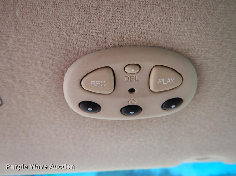 image for item DE8360 2001 Ford Windstar Limited van