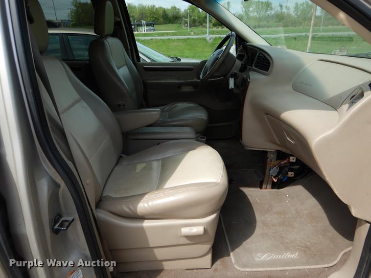 image for item DE8360 2001 Ford Windstar Limited van