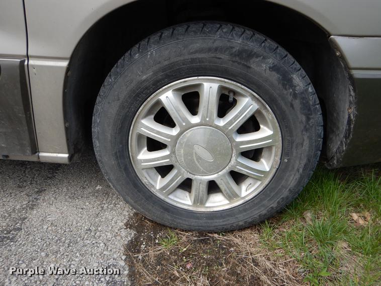 image for item DE8360 2001 Ford Windstar Limited van